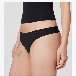 DKNY 3 Pack Black Litewear Cut Anywhere Thongs Size Medium